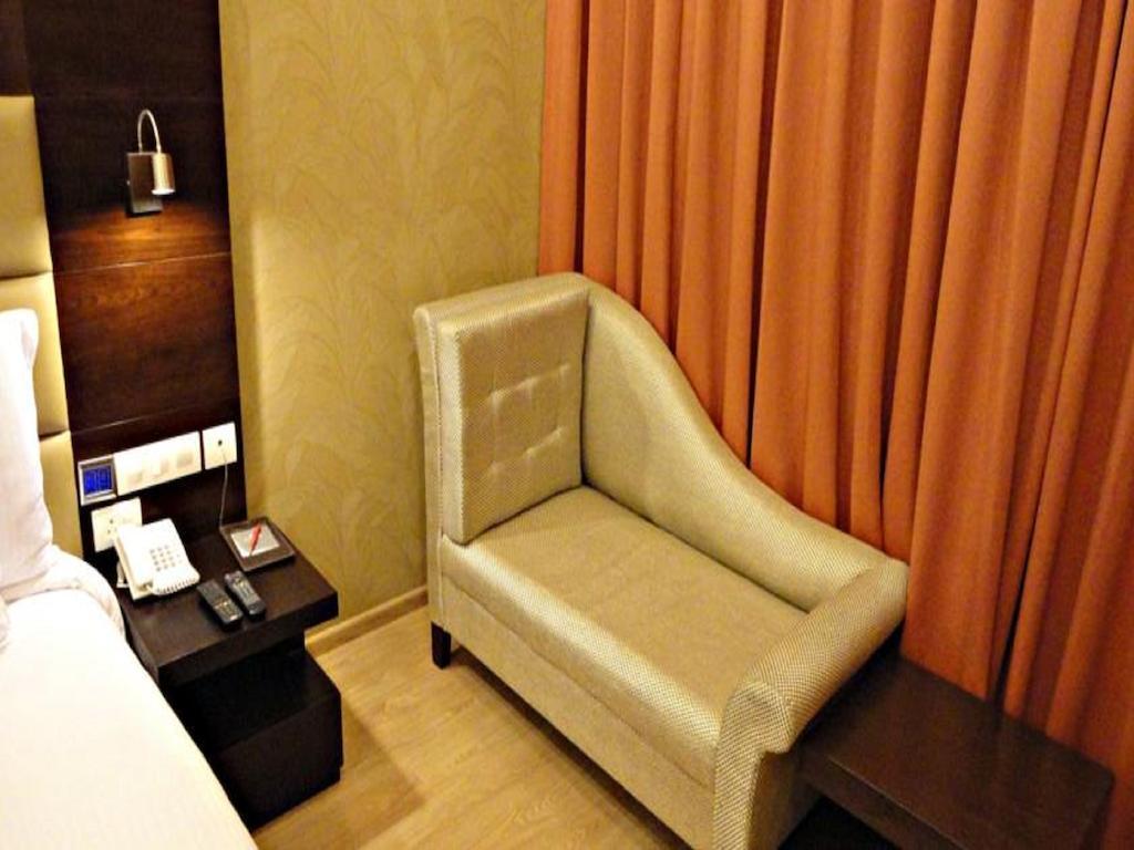 Hotel Corporate Regency Neu-Delhi Zimmer foto